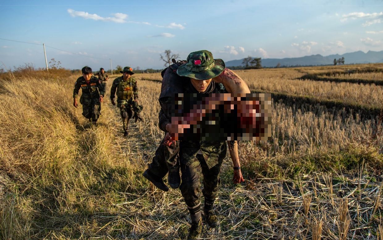 ကရင်နီစစ်မြေပြင်ဓာတ်ပုံ World Press နိုင်ငံတကာဓာတ်ပုံဆုရ