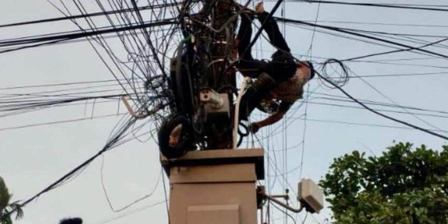 သာကေတတွင် မီးကြိုးတက်ပြင်သည့် လျှပ်စစ်ဝန်ထမ်း ၁ ဦး ဓာတ်လိုက်သေဆုံး