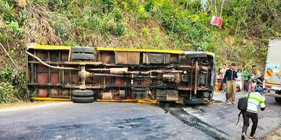 ပုသိမ်-ချောင်းသာ ခရီးသည်တင်ယာဉ် တိမ်းမှောက်၊ ၁ ဦးသေဆုံးပြီး ၁၂ ဦးဒဏ်ရာရ