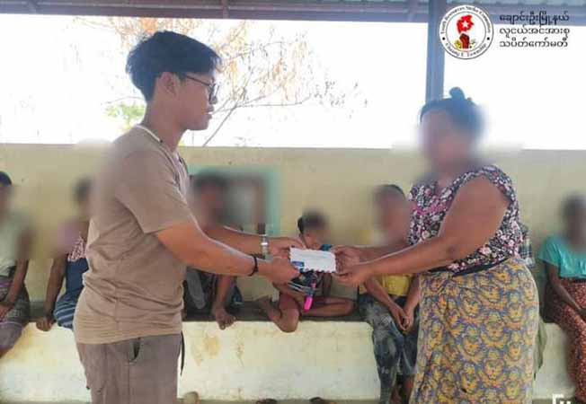 ရေစကြို စစ်တပ်စခန်း ၁ ခု တိုက်ခိုက်ခံရ၊ ချောင်းဦးတွင် စစ်တပ်ပစ်ခတ်မှုကြောင့် သေဆုံးဒဏ် ရာရသူများကို ထောက်ပံ့