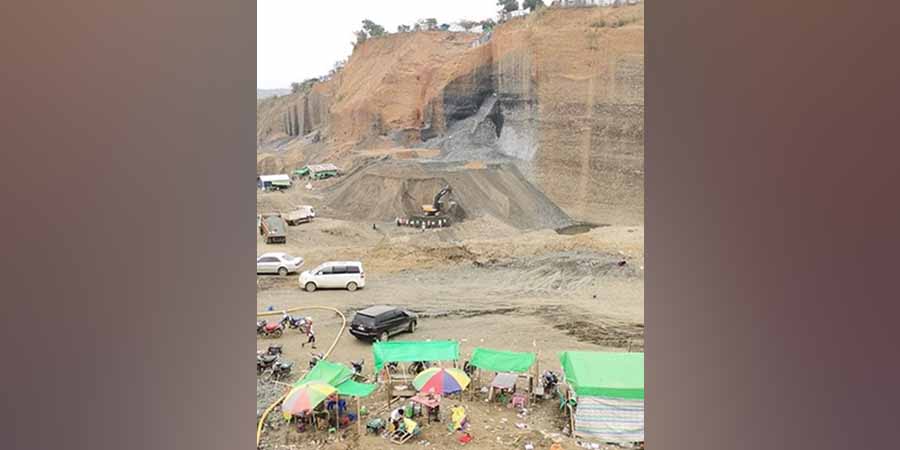 ဖားကန့်တွင်  ရေမဆေးကျောက်သမား ၃ ဦးကို ကေအိုင်အေဖမ်းဆီး