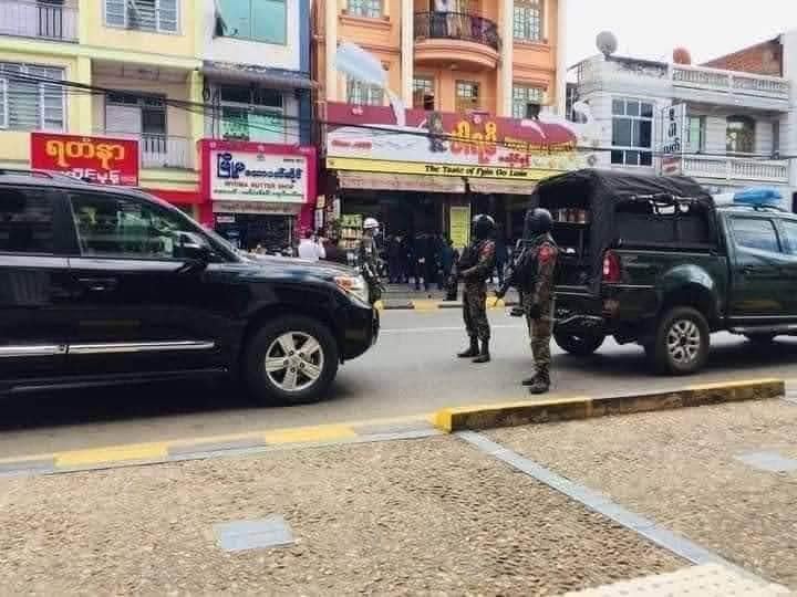 စစ်တပ်မကောင်းကြောင်းရေးသားမှုဖြင့် ပြည်သူ  ၃ ဦး ဖမ်းဆီး အမှုဖွင့်ခံရ