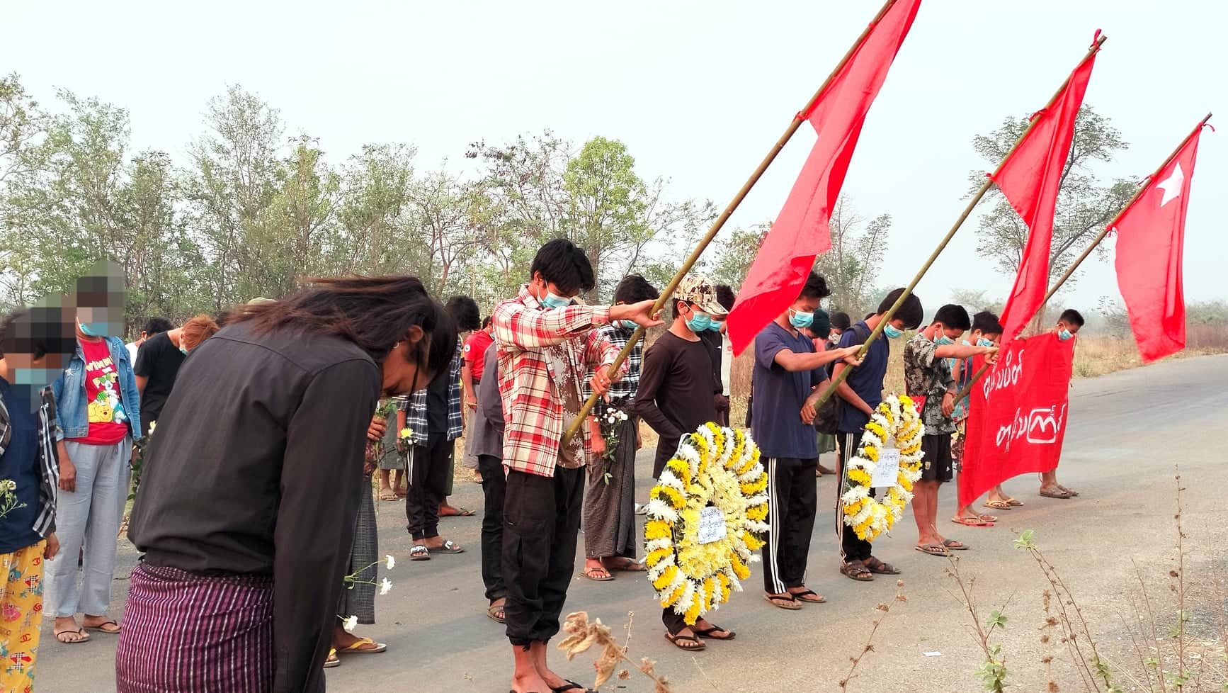 ကနီမြို့နယ်တွင်  ကျဆုံးရဲဘော် ၁၀ ဦး  ၂ နှစ်ပြည့် အောက်မေ့ဖွယ်ဂုဏ်ပြု ပန်းခွေချ (ဓာတ်ပုံ)