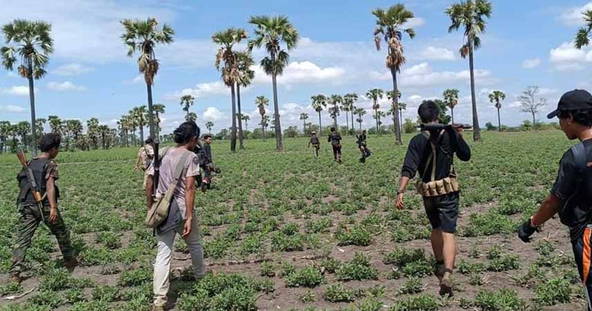 ရေစကြိုနှင့် ပုသိမ်ကြီးမြို့နယ်တို့တွင် စစ်ကောင်စီတပ်များ တိုက်ခိုက်ခံရ