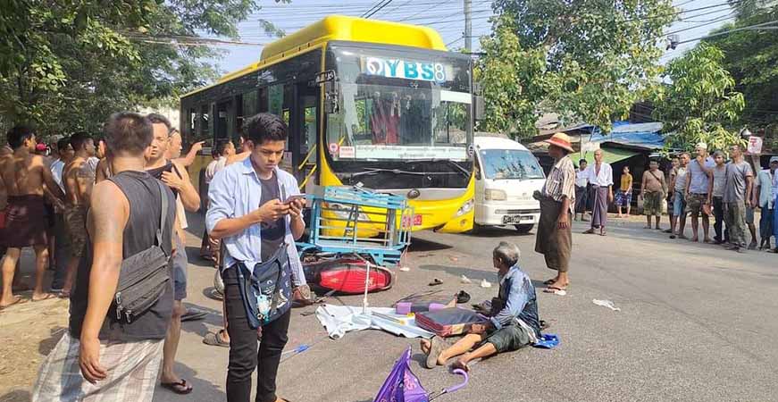 သာကေတတွင် YBS 8 က သုံးဘီးဆိုင်ကယ်ဝင်တိုက်၊ ၆ ဦး ဒဏ်ရာရ