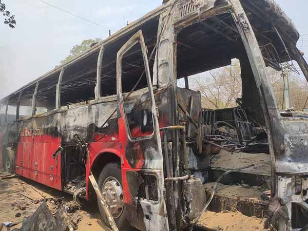 ကျောက်ပန်းတောင်းတွင် ဘုရားဖူးယာဉ် ၁ စီး မီးလောင်ပျက်စီး