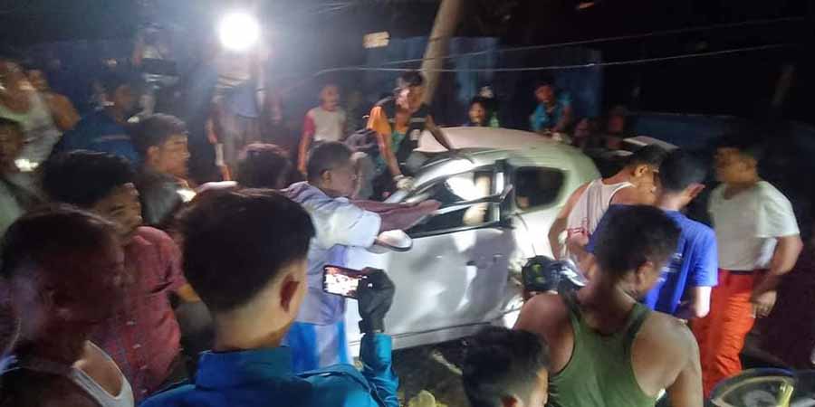 ရှုခင်းသာမြို့ပတ်လမ်းတွင် ကားတစီး ပလက်ဖောင်းကို ဝင်တိုက်၊ ၁ ဦးသေပြီး ၄ ဦးဒဏ်ရာရ