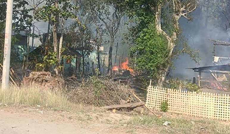 လေးမျက်နှာမြို့တွင် အုပ်ချုပ်ရေးမှူးရုံးနှင့် နေအိမ် ၄ လုံး မီးလောင်