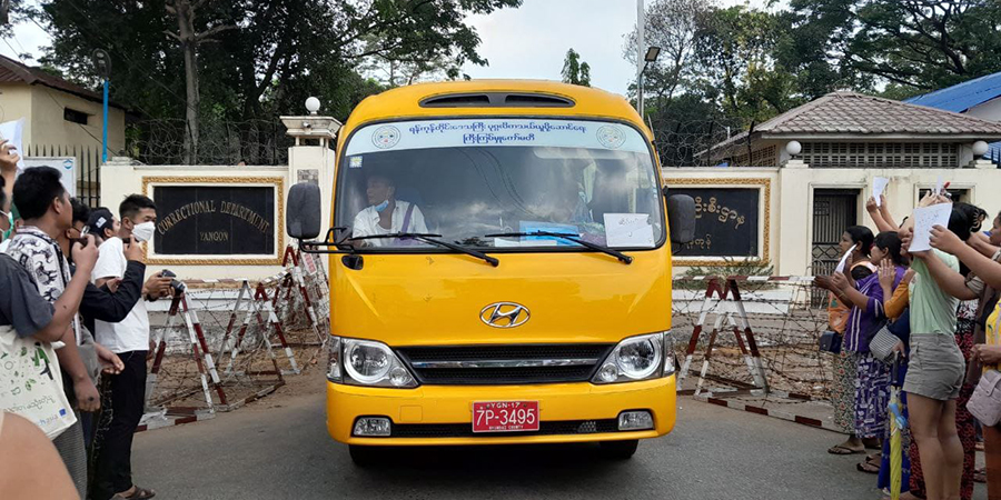 အင်းစိန်အကျဥ်းထောင်က နိုင်ငံရေးအကျဥ်းသား ၃၁၆ ဦး ပြန်လွတ်လာ
