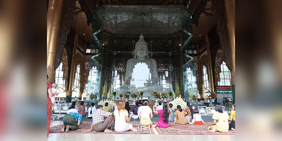 ကဆုန်ညောင်ရေသွန်းပွဲနေ့ အင်းစိန် ကျောက်တော်ကြီးဘုရားသို့ လာရောက်သူနည်းပါး