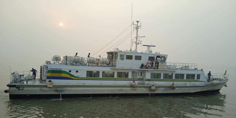 ဆိုင်ကလုန်းမုန်တိုင်းကြောင့် ရခိုင်ပြည်နယ်ရှိ ရေကြောင်းပို့ဆောင်ရေးရေယာဉ်များ ရပ်နား