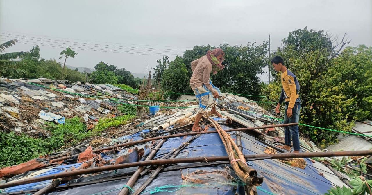 မိုခါမုန်တိုင်းကြောင့် ရိုဟင်ဂျာဒုက္ခသည်စခန်းက နေအိမ် ၂၈ဝဝ ကျော်ခန့် ပျက်စီး၊ ဒုက္ခသည် ၇ ဦး ဒဏ်ရာရ