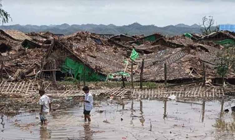 မိုခါမုန်တိုင်းကြောင့် တိမ်ညိုစစ်ဘေးရှောင်စခန်းတခုလုံး ပျက်စီး