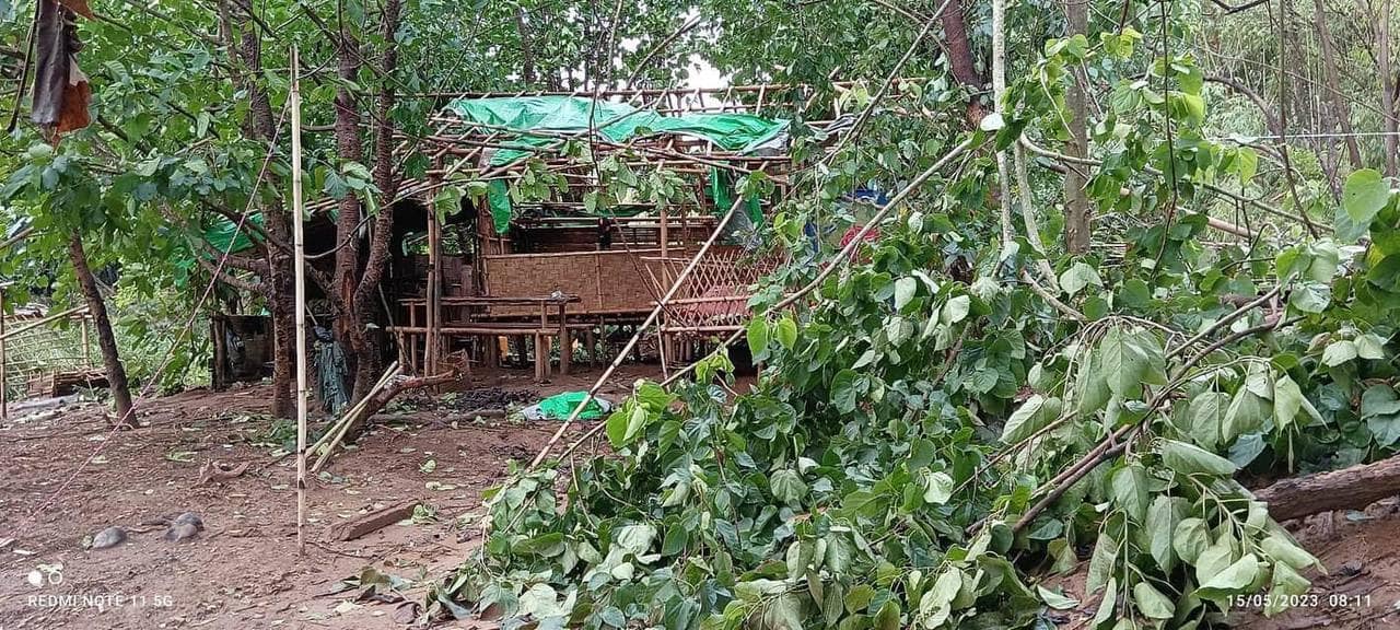 မိုခါမုန်တိုင်းကြောင့် ချင်းကာကွယ်ရေးတပ်-အရှို နောက်တန်းဌာနချုပ်စခန်း ပျက်စီး