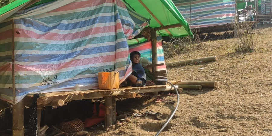 ကရင်နီ စစ်ဘေးရှောင်ပြည်သူများအား ကူညီထောက်ပံ့နိုင်ရန် အလှူရှင်နည်းပါးလာ
