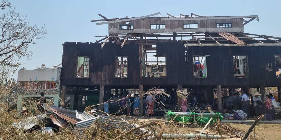 မုန်တိုင်းကြောင့် ရသေ့တောင်တွင် ဓမ္မာရုံပြိုကျပြီး ၁၃ ဦးသေ၊ မုန်တိုင်းဒဏ်သင့် ပုဏ္ဏားကျွန်းရှိ ကြိမ်ကျွန်းနှင့် သာယာကုန်းရွာတို့ အကူအညီလိုအပ်