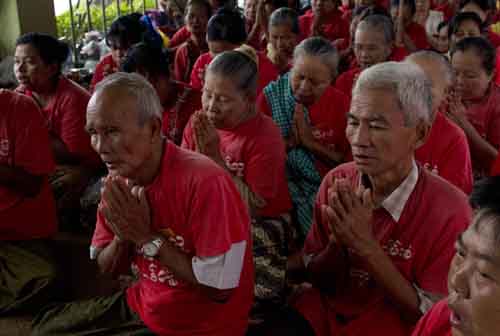 မိေက်ာင္းကန္ သပိတ္စခန္း ရက္ ၁၀၀ ျပည့္ က်င္းပ (ဓာတ္ပုံ)