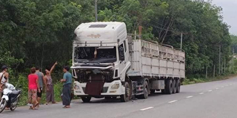သထုံမြို့တွင် ကုန်တင်ကား ၁ စီး မိုင်းဆွဲတိုက်ခိုက်ခံရပြီး ၂ ဦး ဒဏ်ရာရ