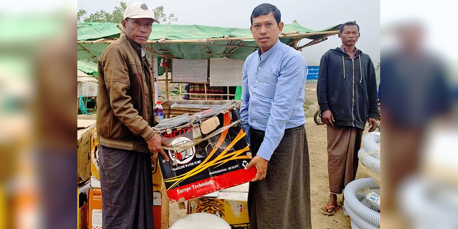 မုန်တိုင်းဘေးကူညီပေးနေစဉ် ဖမ်းဆီးခံရသည့် စာရေးဆရာ ဝေဟင်အောင်နှင့် အဖွဲ့ လွတ်မြောက်