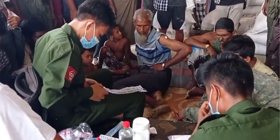ရခိုင်ပြည်နယ်က မုန်တိုင်းဒဏ်သင့်ပြည်သူများကို ရက္ခိုင့်တပ်တော်က ကူညီထောက်ပံ့ပေး
