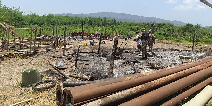 သပိတ်ကျင်း ရွှေလုပ်ကွက်ရှိ စက်ပစ္စည်းနှင့် တဲများကို စစ်တပ်က မီးရှို့