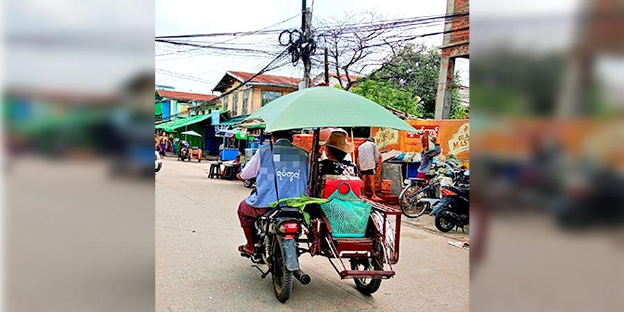 ရန်ကုန်တွင် စည်ပင်နှင့် ထွေအုပ်ပေါင်းပြီး ဘေးတွဲဆိုင်ကယ်များကို အခွန်ကောက်ခံနေ