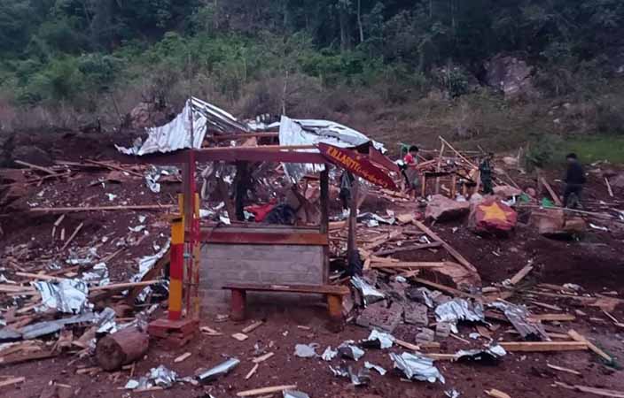မိုးဗြဲအနောက်ဘက်ခြမ်း ၅ နေရာကို  စစ်တပ် ဗုံးကြဲ၊ ဖယ်ခုံ ၁၁ ရက်ကြာ တိုက်ပွဲ၌ စစ်တပ်က ၁၉ ဦး သေဆုံး 