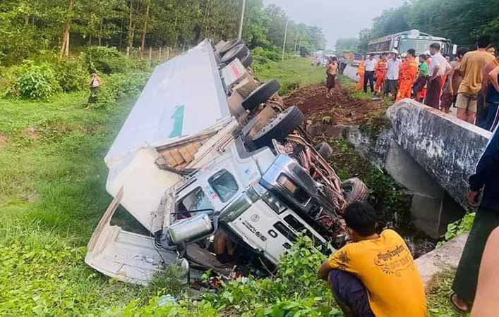 မုဒုံမြို့နယ်တွင်  ၁၂ ဘီးယာဉ် ၂ စီး တိမ်းမှောက်၊ လူ ၃ ဦး ဒဏ်ရာရ