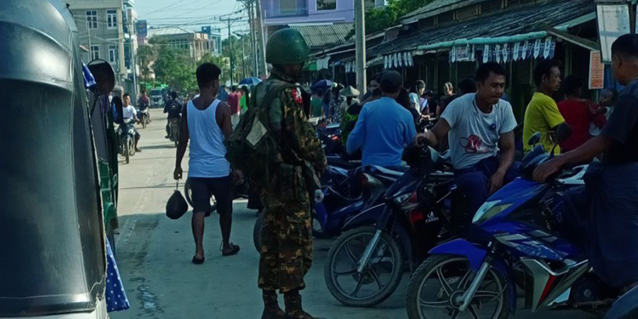 ရခိုင်တွင် စစ်တပ်က စစ်ရေးလှုပ်ရှားမှု ပိုမိုပြုလုပ်နေ၊ စစ်တွေ၌ ဟင်းသီးဟင်းရွက်စျေး အဆမတန်မြင့်တက်