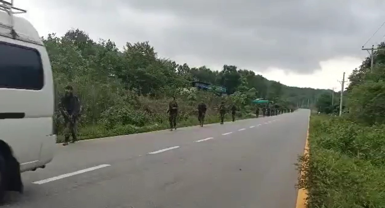 ရေးမြို့၌ အရပ်သားကားဖြင့်လိုက်လာသည့် စစ်ကောင်စီတပ်သားများ တိုက်ခိုက်ခံရ