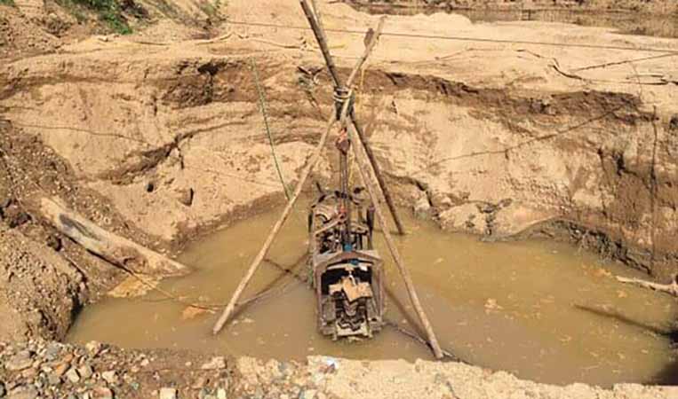 မိုးညှင်းတွင် တရားမဝင်ရွှေတူးလုပ်ငန်းများကို စစ်တပ်က စီးနင်းပြီး စက်ယန္တရားများသိမ်းဆည်