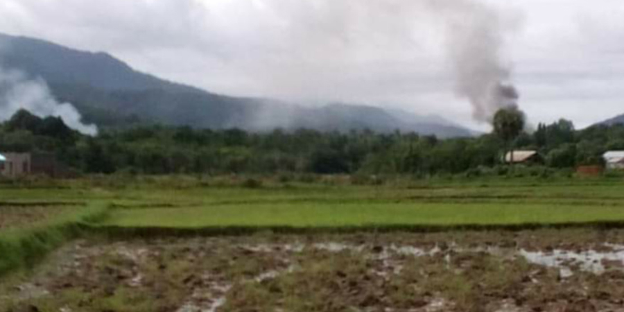 သရက်ချောင်းမြို့နယ် ရငဲရွာက နေအိမ်များကို စစ်တပ်က မီးရှို့