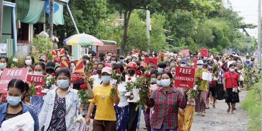 ကလေးမြို့ ၌ ပန်းပန်သည့် အမျိုးသမီးများကို စစ်ကောင်စီ ဖမ်းဆီး 