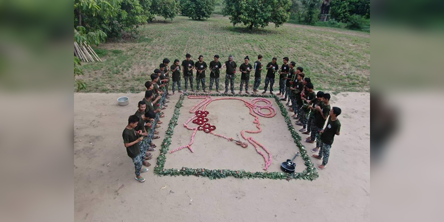Zero ပြောက်ကျားတပ်က နှင်းဆီပွင့် ၉၀၀ ဖြင့် ဒေါ်အောင်ဆန်းစုကြည်မွေးနေ့ကို ဂုဏ်ပြု၊ ABRF ရဲဘော်များ မွေးနေ့ဆုတောင်း