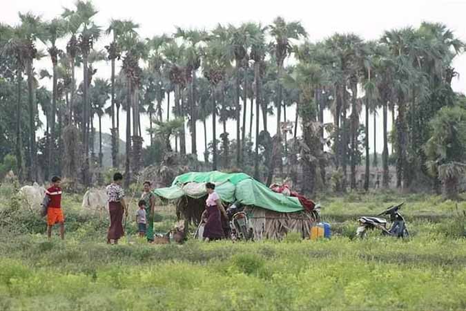 စစ်တပ်စစ်ကြောင်းထိုးနေသဖြင့် ခင်ဦးဒေသခံ ၄၀၀၀ ကျော် ထွက်ပြေးနေရ