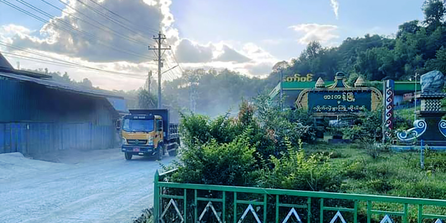 ဖားကန့်ရှိ KIA အုပ်ချုပ်ရေးရုံးကို စစ်တပ်က မီးရှို့ဖျက်ဆီးပြီး ဒေသခံများအား ဖမ်းဆီး