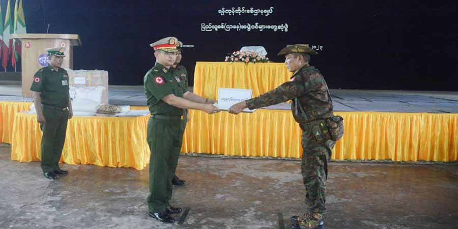 သင်တန်းဆင်း ပြည်သူ့စစ်များကို ဗိုလ်မှူးချုပ်ဝင်းမြင့်ခိုင် ထောက်ပံ့ငွေပေး