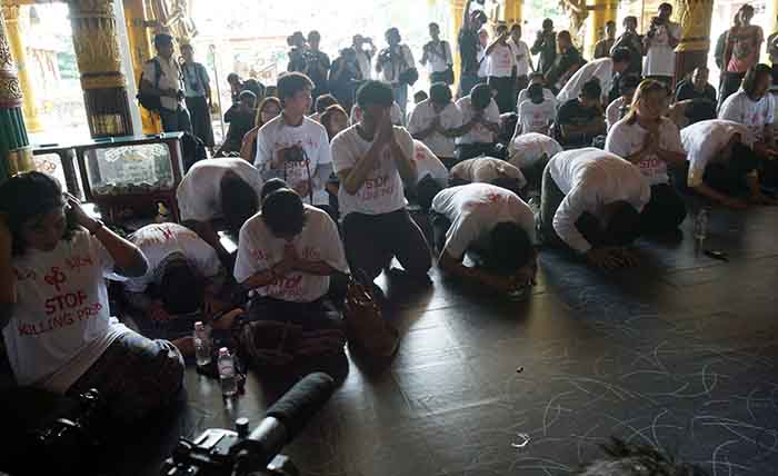 ယူနတီသတင္းေထာက္မ်ား ျပန္လြတ္ေျမာက္ရန္ ဆုေတာင္းပြဲ ျပဳလုပ္