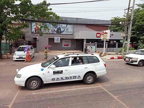 ရန်ကုန်တွင် တက္ကစီအားလုံး ယာဉ်စီးခကို ကီလိုမီတာစနစ်ဖြင့် ကောက်ခံရန် သတ်မှတ်