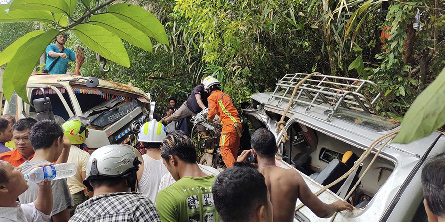 မြိတ်မြို့နယ်တွင် ကား ၂ စီးတိုက်မိပြီး ၁၀ ဦး ထိခိုက်ဒဏ်ရာရ