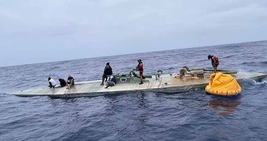 ကိုကင်းမူးယစ်ဆေးများသယ်လာသည့် ရေငုပ်သင်္ဘောကို  မက္ကဆီကိုရေတပ်ဖမ်းဆီး 