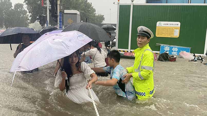 ဟူနန်ပြည်နယ်တွင် မိုးသည်းထန်စွာရွာသွန်းပြီး ရေလွှမ်းမိုး