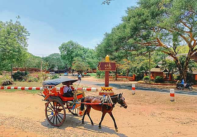 ခရီးသွားဧည့်သည်နည်းပါးသဖြင့် ပုဂံဒေသခံ မြင်းလှည်းသမား စီးပွားရေးအခက်ကြုံ