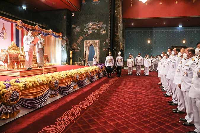 လွှတ်တော်အတွင်း ထိုင်းဘုရင် အဖွင့်စကားပြော