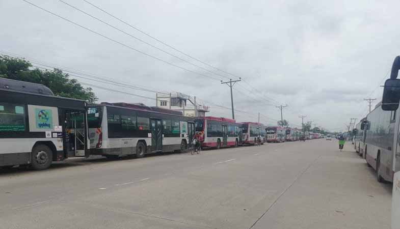 CNG သုံးယာဉ်များ ဂက်စ်ဖြည့်ရန် အချိန်ကြာမြင့်စွာ တန်းစီစောင့်ဆိုင်းနေရ