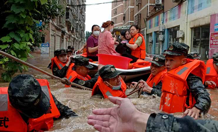 တရုတ်နိုင်ငံ ဒေသကြီး ၁၀ ခုတွင် မိုးသည်းထန်ပြီး မြစ်ရေကြီး 