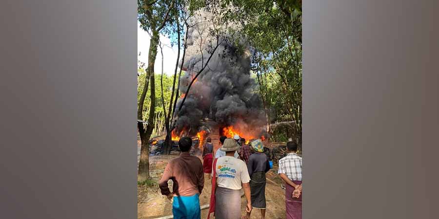 သထုံ-ဘားအံ လမ်းတွင် ကားတိုက်ပြီး ၂ ဦးသေ၊ ကျိုက်မရောတွင် ရာဘာဂိုဒေါင်မီးလောင်