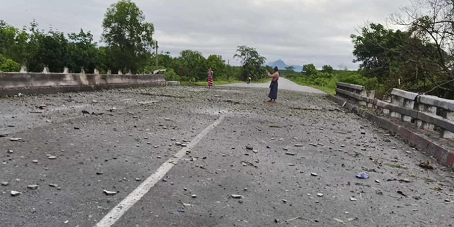 သထုံ-ဘားအံလမ်းပေါ် တံတား ၁ စင်း ဖောက်ခွဲခံရ၊ ကျောက်တံခါးမြို့နယ်၌ တိုက်ပွဲဖြစ်