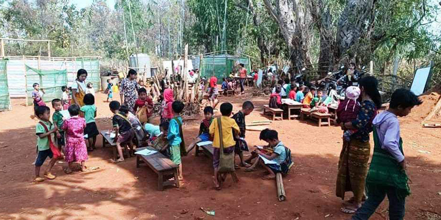 စစ်ယာဉ်တန်းပေါ်က ပစ်ခတ်မှုကြောင့် ပြည်သူ ၃ ဦးသေဆုံး၊ မိုးဗြဲစစ်ရှောင်များ နေရပ် မပြန်နိုင်သေး