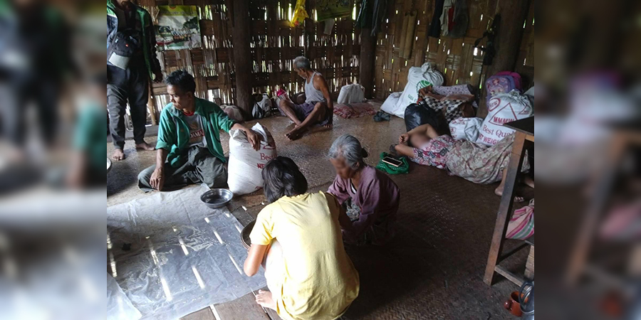 ထီးလင်းတွင် စစ်ကောင်စီတပ် တိုက်ခိုက်ခံရ၊ ဆောပြည်သူ ၁,၀၀၀ ကျော် စစ်ဘေးရှောင်နေရ